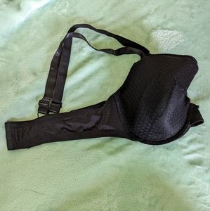 A black with netting 3 clip adjustable bra